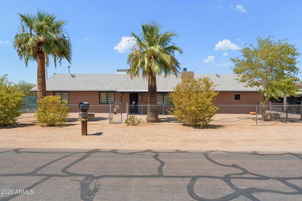 13202 W OCOTILLO Road, Glendale, AZ 85307