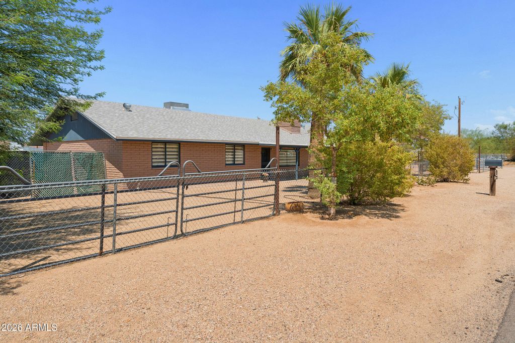 13202 W OCOTILLO Road, Glendale, AZ 85307 — photo 4