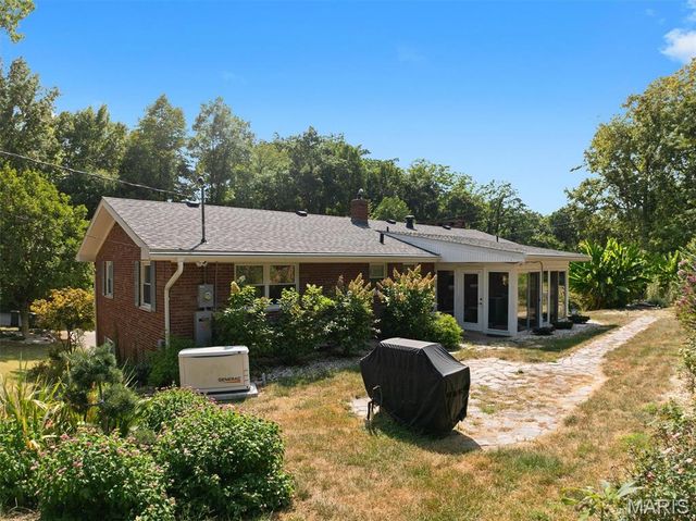 105 Autumn Lane, Belleville, IL 62223