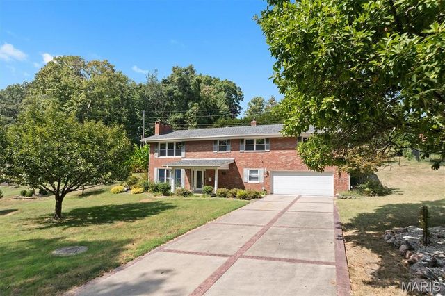 105 Autumn Lane, Belleville, IL 62223