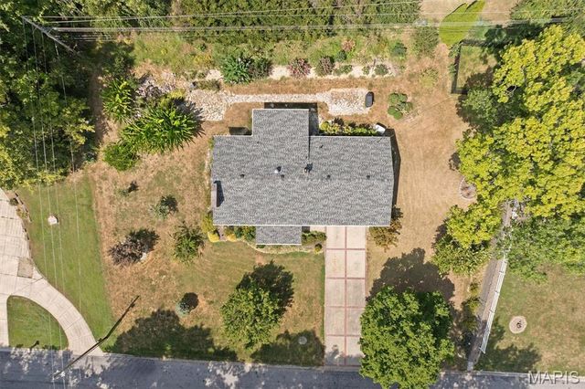 105 Autumn Lane, Belleville, IL 62223