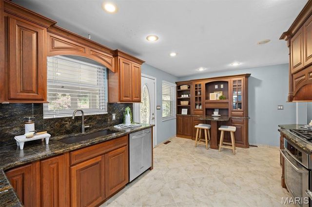 105 Autumn Lane, Belleville, IL 62223