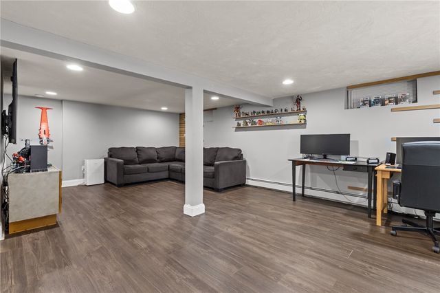 33 Fairhaven Road, Cumberland, RI 02864