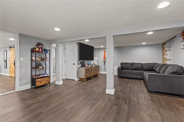 33 Fairhaven Road, Cumberland, RI 02864