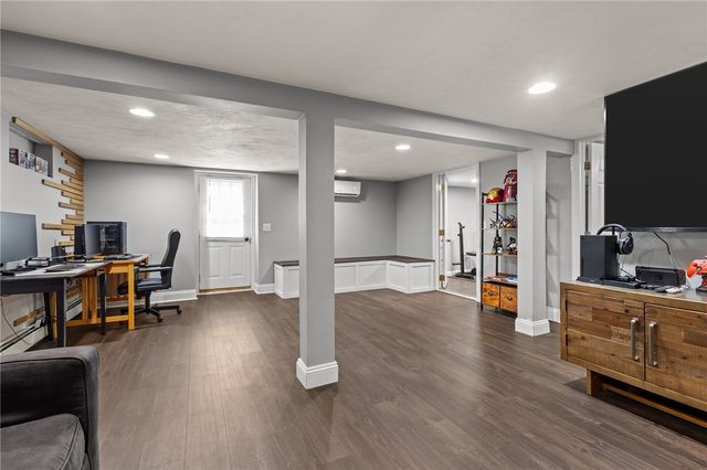 33 Fairhaven Road, Cumberland, RI 02864