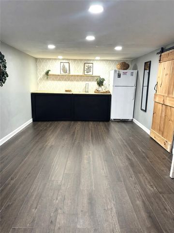33 Fairhaven Road, Cumberland, RI 02864