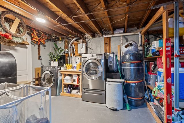 33 Fairhaven Road, Cumberland, RI 02864