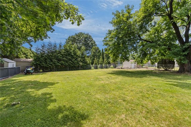 33 Fairhaven Road, Cumberland, RI 02864