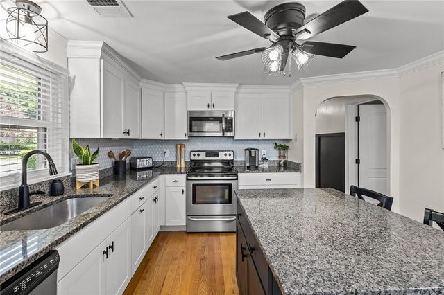 33 Fairhaven Road, Cumberland, RI 02864