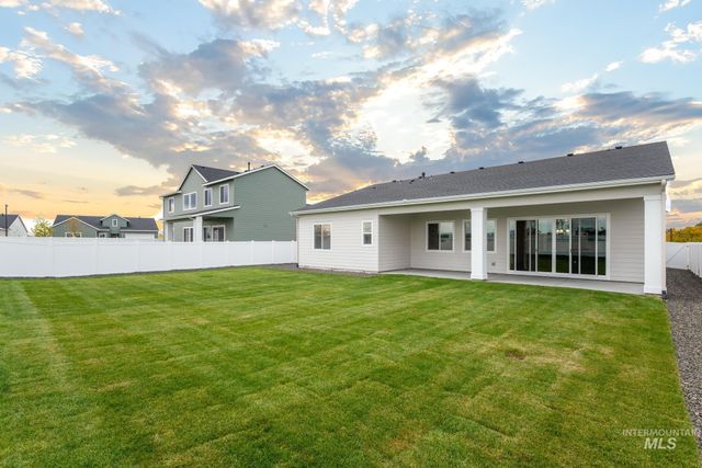 1220 W Grassland St, Middleton, ID 83644