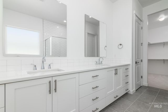 1220 W Grassland St, Middleton, ID 83644