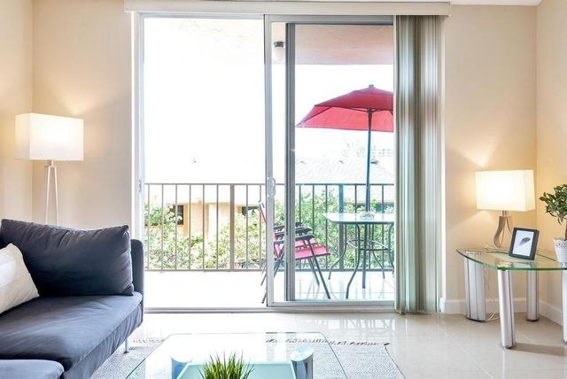 1009 N Ocean Boulevard 409, Pompano Beach, FL 33062