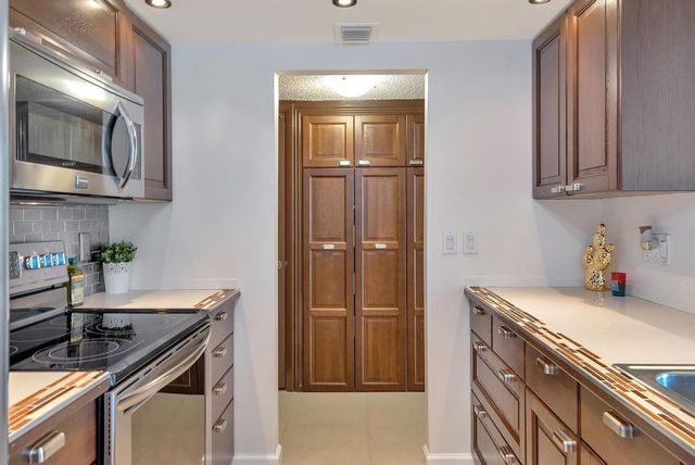 1009 N Ocean Boulevard 409, Pompano Beach, FL 33062