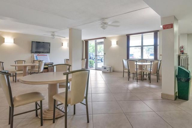 1009 N Ocean Boulevard 409, Pompano Beach, FL 33062