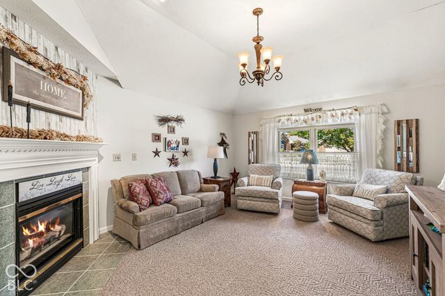 5701 Kensington Way N, Plainfield, IN 46168