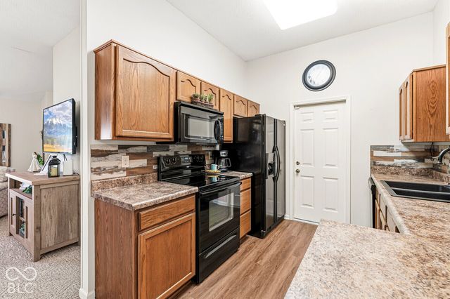 5701 Kensington Way N, Plainfield, IN 46168