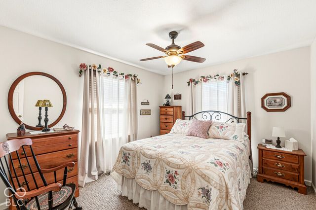 5701 Kensington Way N, Plainfield, IN 46168