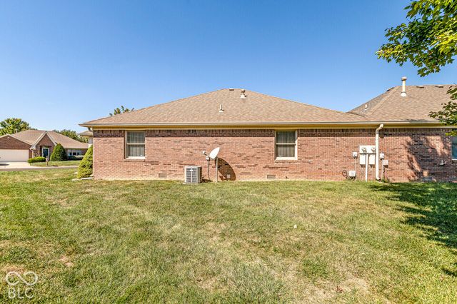 5701 Kensington Way N, Plainfield, IN 46168