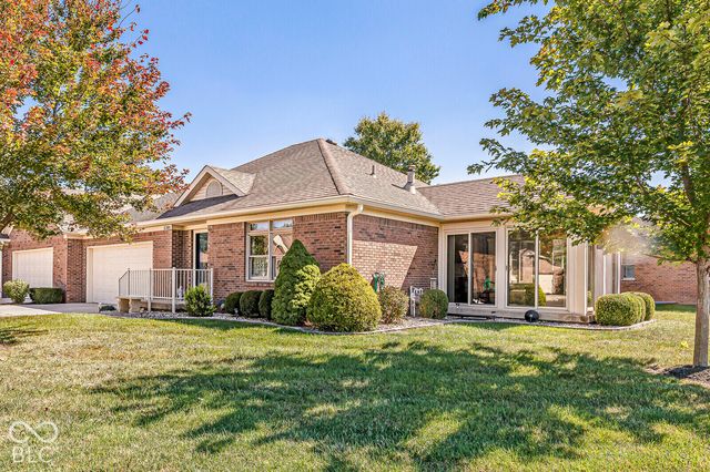 5701 Kensington Way N, Plainfield, IN 46168