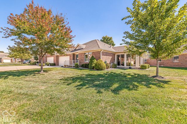 5701 Kensington Way N, Plainfield, IN 46168