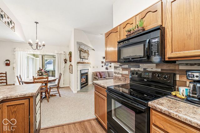 5701 Kensington Way N, Plainfield, IN 46168