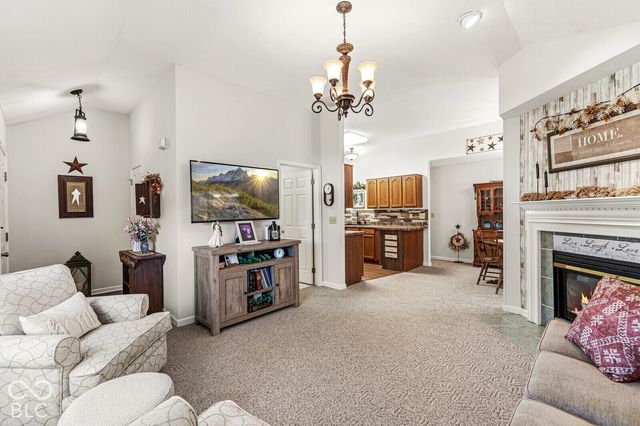 5701 Kensington Way N, Plainfield, IN 46168