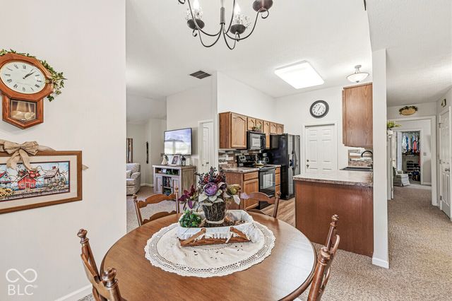 5701 Kensington Way N, Plainfield, IN 46168