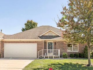 5701 Kensington Way N, Plainfield, IN 46168
