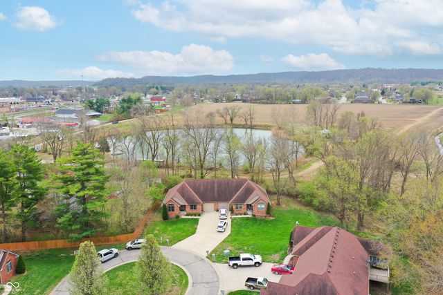 655 Mallards Crossing, Martinsville, IN 46151