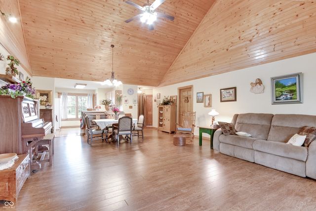 655 Mallards Crossing, Martinsville, IN 46151