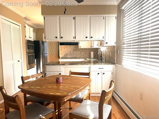 2570 Aspen Lane, Bloomfield Charter Township, MI 48302