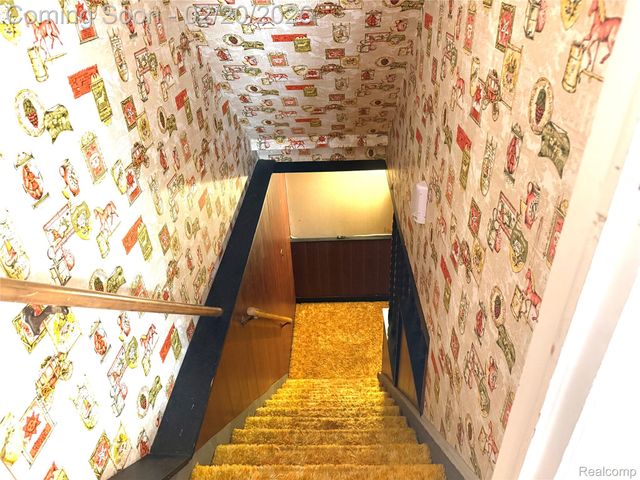 2570 Aspen Lane, Bloomfield Charter Township, MI 48302