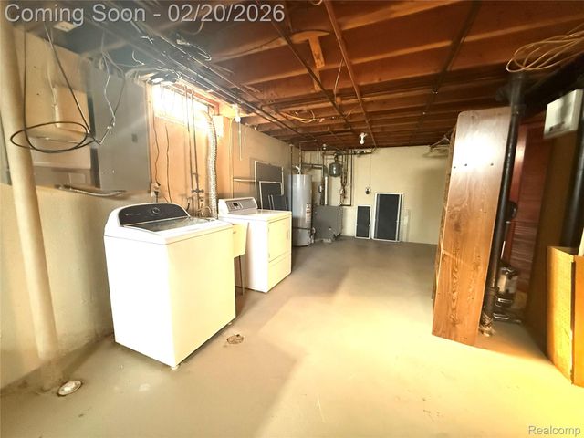 2570 Aspen Lane, Bloomfield Charter Township, MI 48302