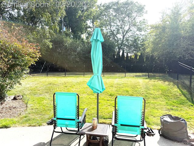 2570 Aspen Lane, Bloomfield Charter Township, MI 48302