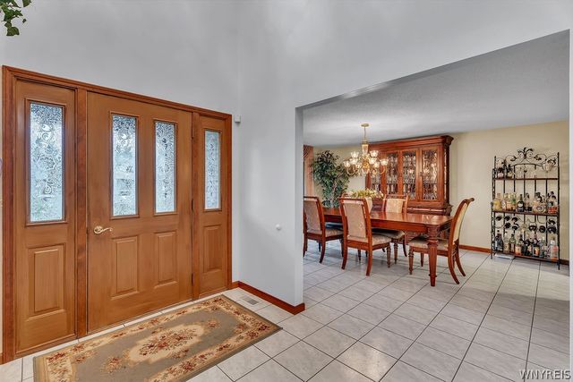 52 Tomahawk, Lancaster, NY 14086