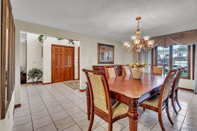 52 Tomahawk, Lancaster, NY 14086