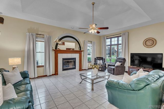 52 Tomahawk, Lancaster, NY 14086