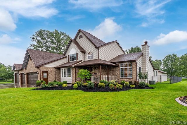 52 Tomahawk, Lancaster, NY 14086