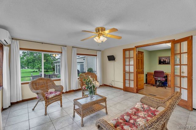 52 Tomahawk, Lancaster, NY 14086
