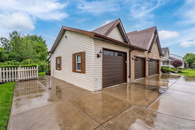 52 Tomahawk, Lancaster, NY 14086