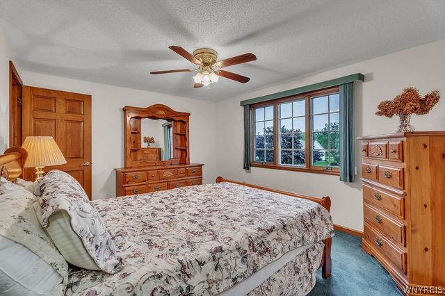52 Tomahawk, Lancaster, NY 14086