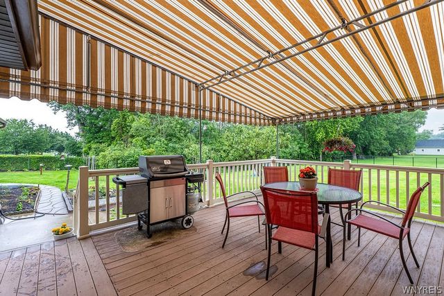 52 Tomahawk, Lancaster, NY 14086
