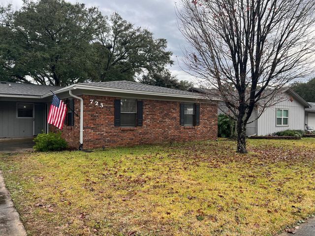 723 Clark Drive, Fort Walton Beach, FL 32547