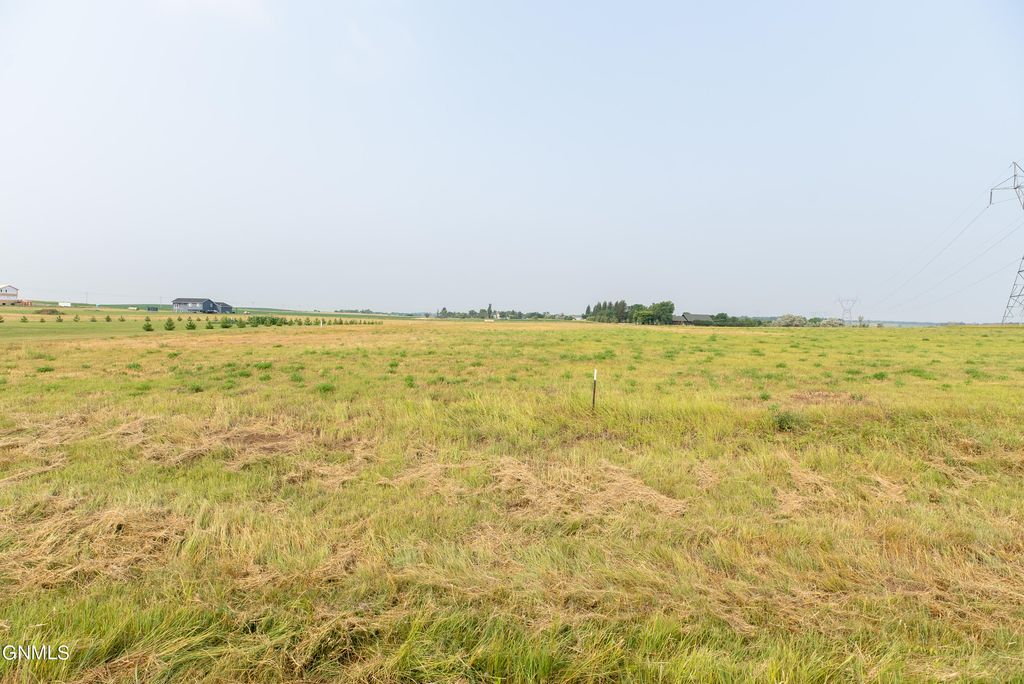 716 Apple Ridge Road, Menoken, ND 58558