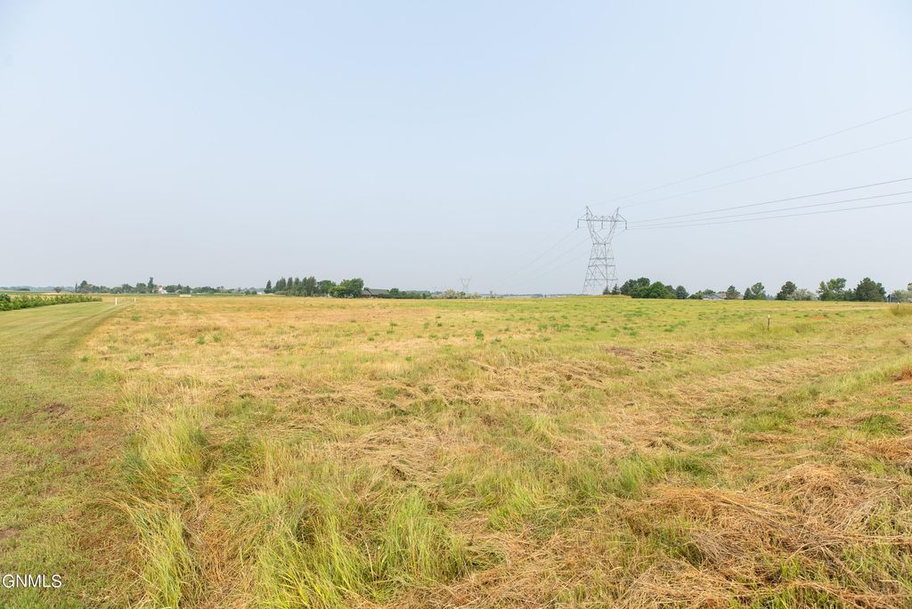 716 Apple Ridge Road, Menoken, ND 58558 photo 2