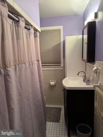 323 4TH W, Florence, NJ 08518