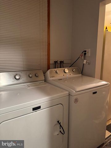 323 4TH W, Florence, NJ 08518
