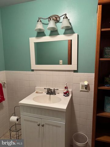 323 4TH W, Florence, NJ 08518