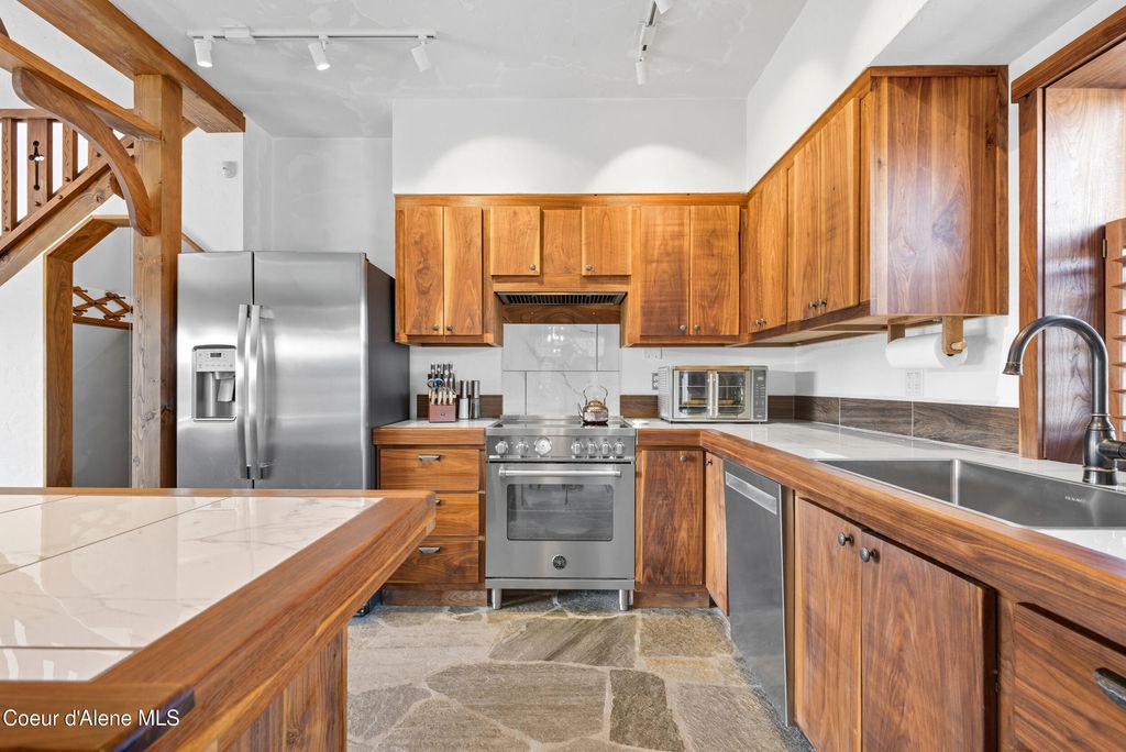 Address unavailable. photo 12