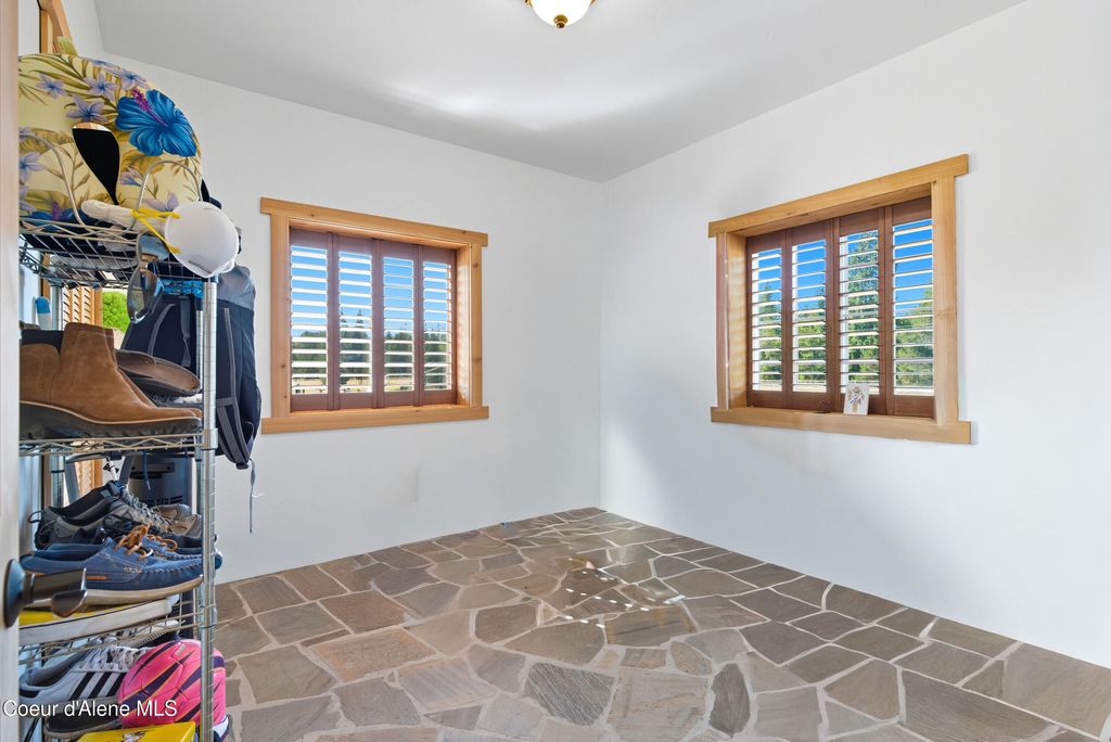 Address unavailable. photo 31